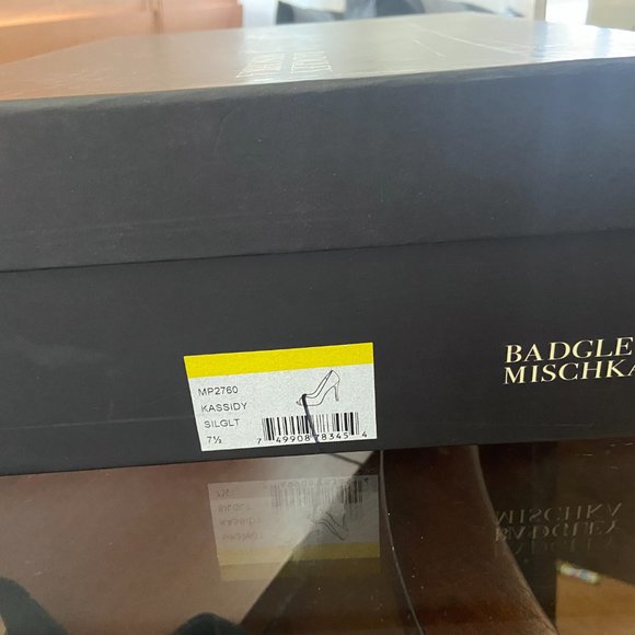 Badgley Mischka Women's Kassidy Platform Pump - Picture 7 of 7